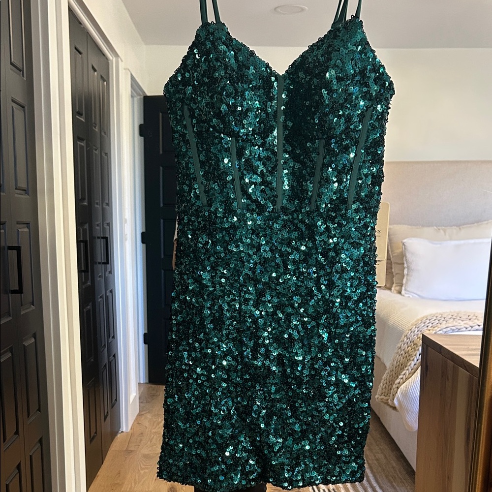Elegant Green Sequin Prom Dress
